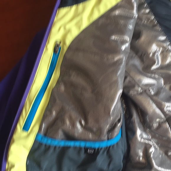 Medium Columbia Snow Jacket - Picture 4 of 7